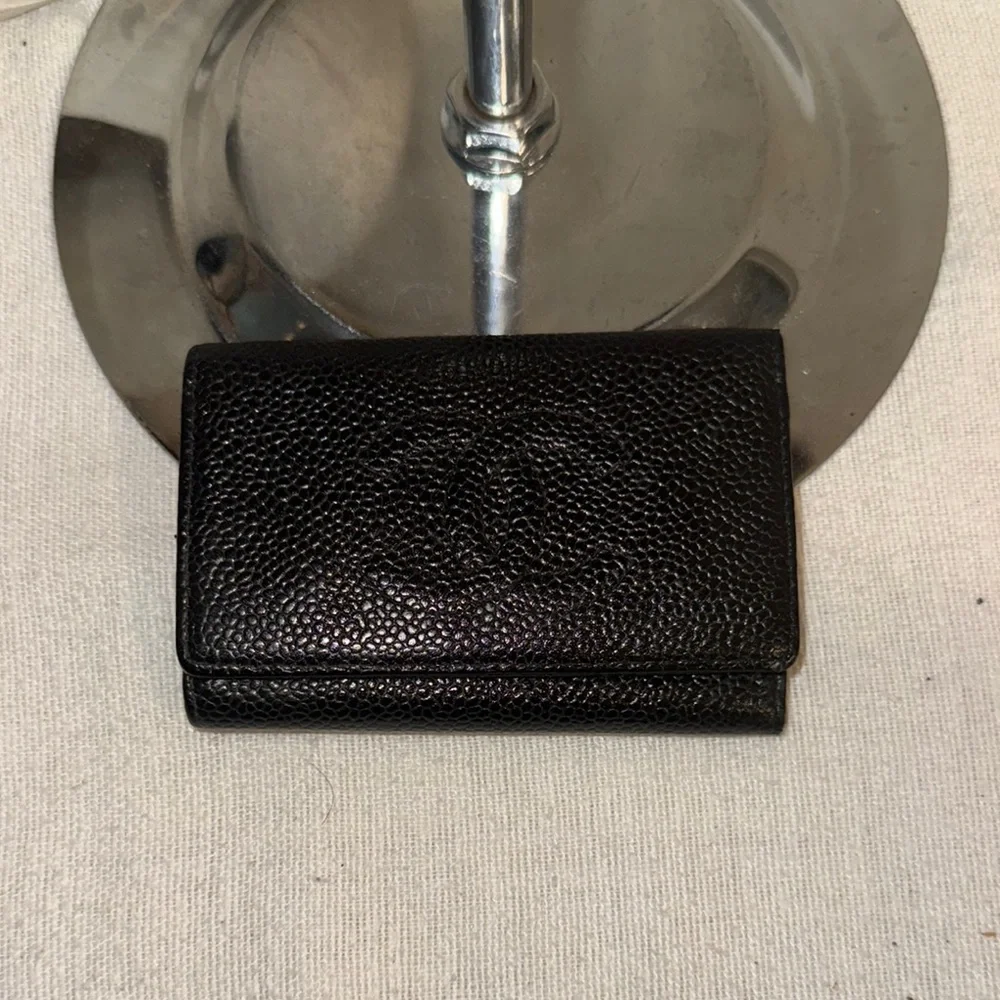 CHANEL Black Caviar Leather Key Card Holder - Picture 4 of 12